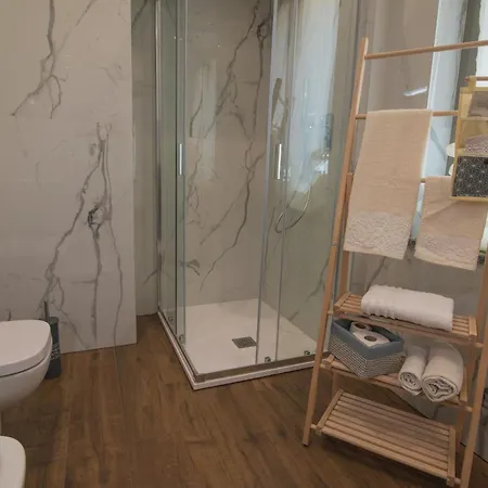 Casa Baratta, Neive, L'acacia - Borgo Storico Nelle Langhe דירה נייבה